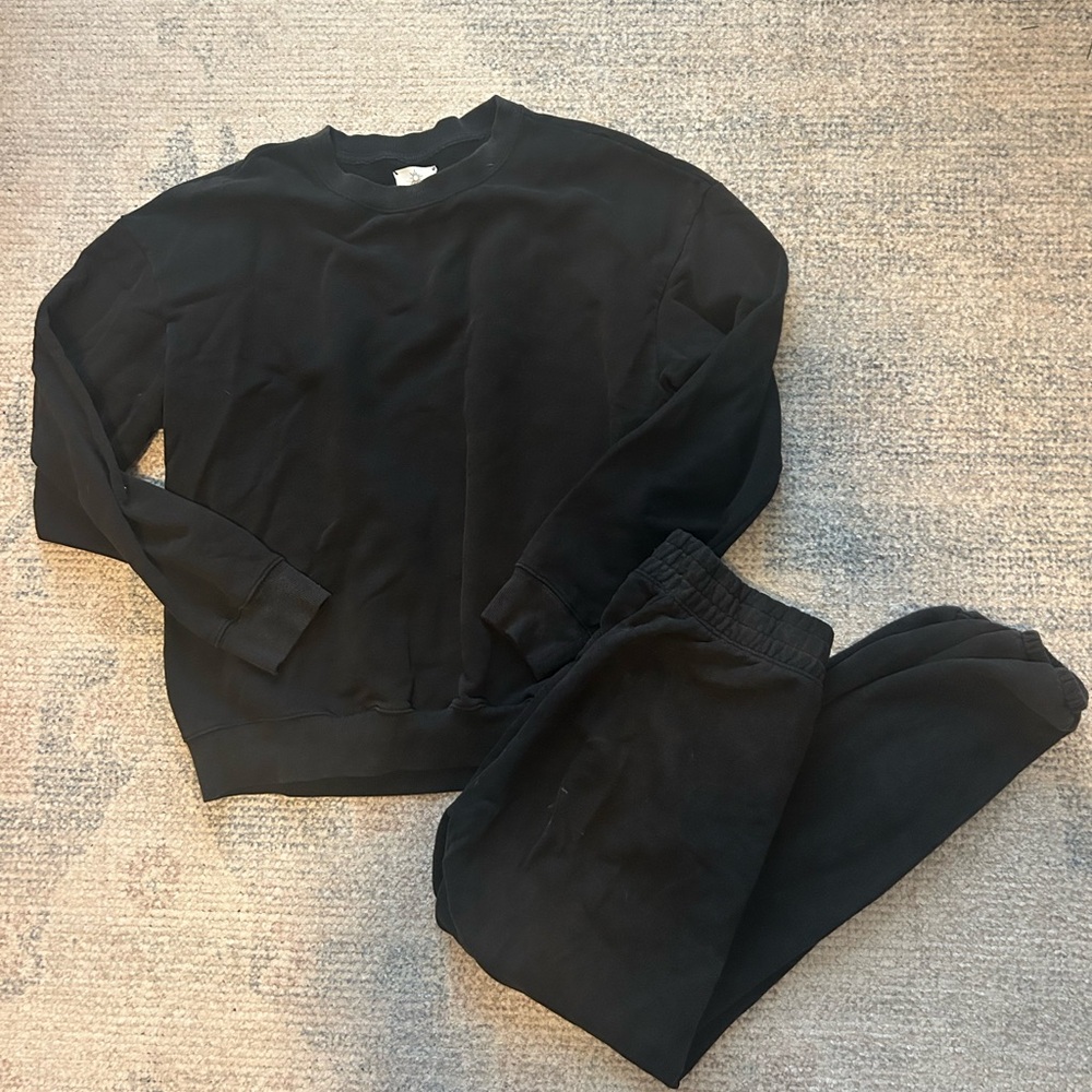 AERIE OFFLINE Black Sweatshirt and Sweatpants Set